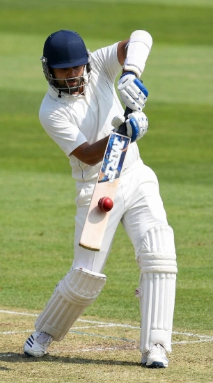 MRF Kashmir Willow Thunder Cricket Bat (SH)